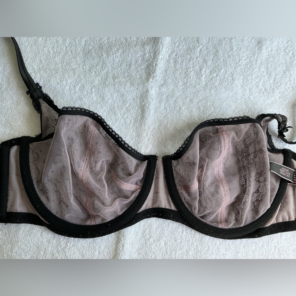 Victoria's Secret Black Sheer Lace Bra Sz 38C - Picture 8 of 10